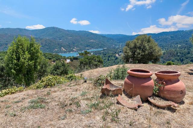 19375 Montevina Road, Los Gatos CA: https://media.crmls.org/mediaz/77bb5d1e-a9ed-45ac-960e-8baf28a480b2.jpg