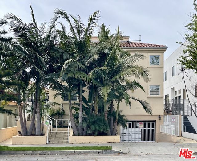 1717 Armacost Avenue, Los Angeles CA: https://media.crmls.org/mediaz/77bb5ec3-9d08-4bec-98ee-5f15071eb239.jpg