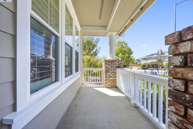 1037 Lexington Way, Livermore CA: https://media.crmls.org/mediaz/77bb770c-32b5-436e-a597-1b5a5a1d2555.jpg