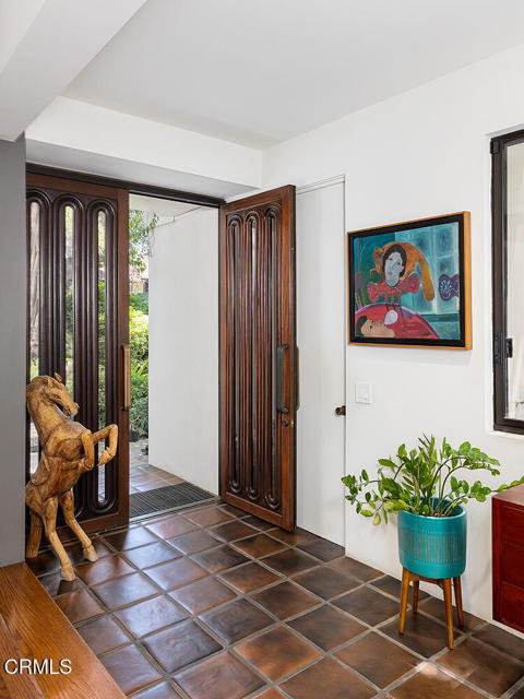1055 Sherwood Road, San Marino CA: https://media.crmls.org/mediaz/77bb7fe9-cca2-4493-9b1f-2cdb13c8a521.jpg
