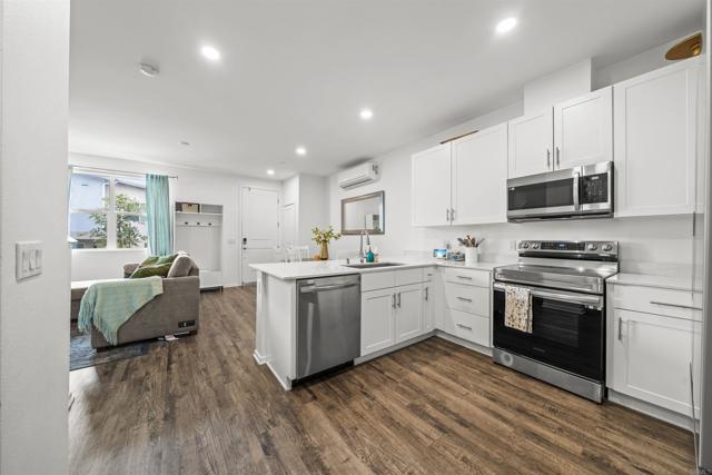 Detail Gallery Image 12 of 28 For 936 Cooper Pl, San Diego,  CA 92102 - 3 Beds | 2/1 Baths