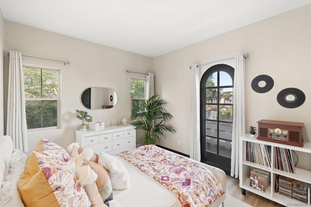 14582 Luna Media, San Diego CA: https://media.crmls.org/mediaz/77bc49fa-ddd1-4dfb-91c8-5e72be62e549.jpg