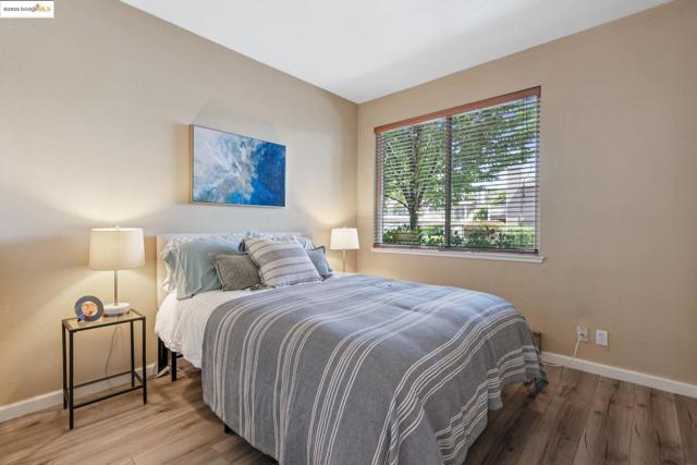 63 Lakeshore Ct, Richmond CA: https://media.crmls.org/mediaz/77bc7f84-1756-4150-96f9-aebbf3c4b82a.jpg