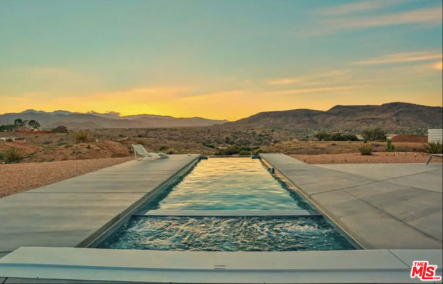 5215 Pioneertown Road, Pioneertown CA: https://media.crmls.org/mediaz/77bc9c16-786a-411f-9efa-253e1ad2e376.jpg