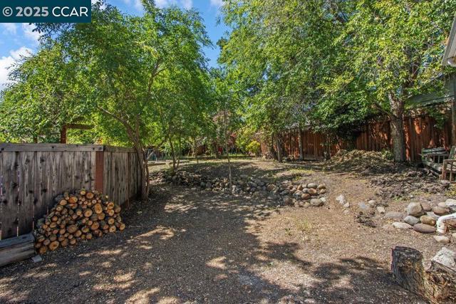66 Del Hambre Cir, Walnut Creek CA: https://media.crmls.org/mediaz/77bcc894-8d15-4c9d-b6a7-fec87de989a1.jpg