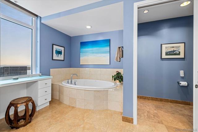 Image 37 of 60 For 1262 Kettner Blvd  3202