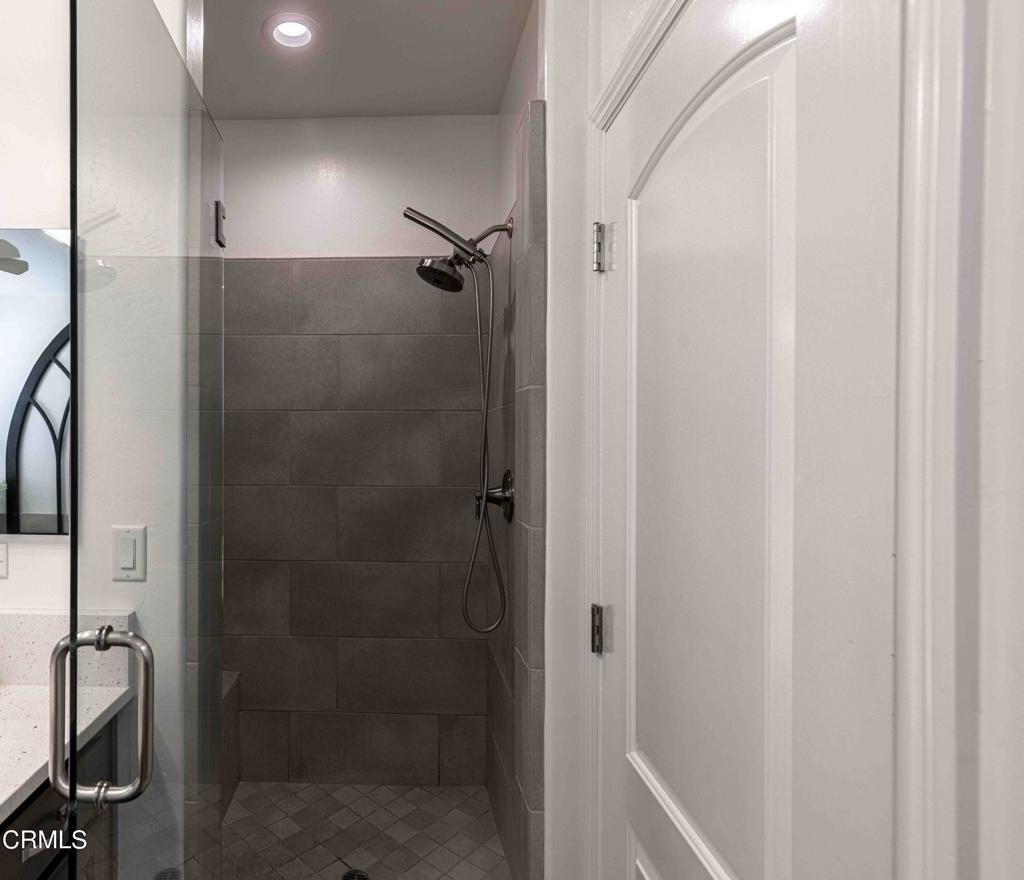 https://media.crmls.org/mediaz/77bd34f7-23dd-4889-9210-995a7de3ac91.jpg?preset=X-Large