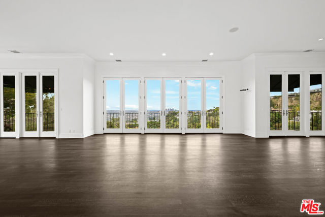 1539 Viewsite Drive, Los Angeles CA: https://media.crmls.org/mediaz/77bd7455-e5d2-481c-87cc-776331963ecc.jpg