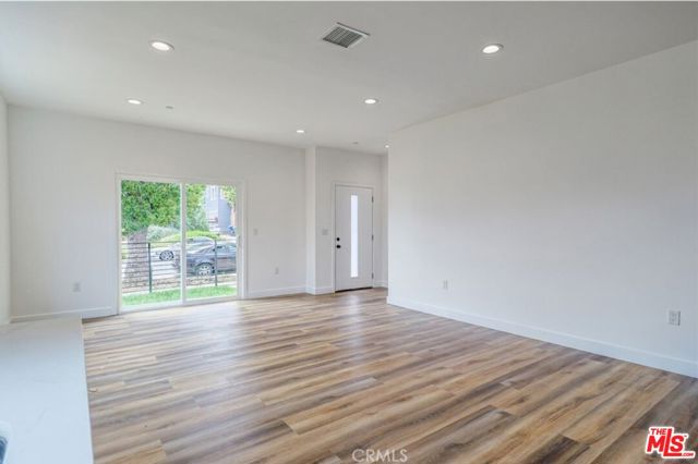 710 S Alma Street, San Pedro CA: https://media.crmls.org/mediaz/77bd9ef6-bf64-45a3-9799-d18597fed327.jpg