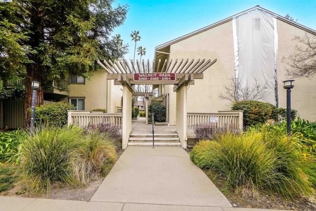 2562 Walnut Blvd, Walnut Creek CA: https://media.crmls.org/mediaz/77be158b-1f89-42ba-8688-cfc8228d850b.jpg