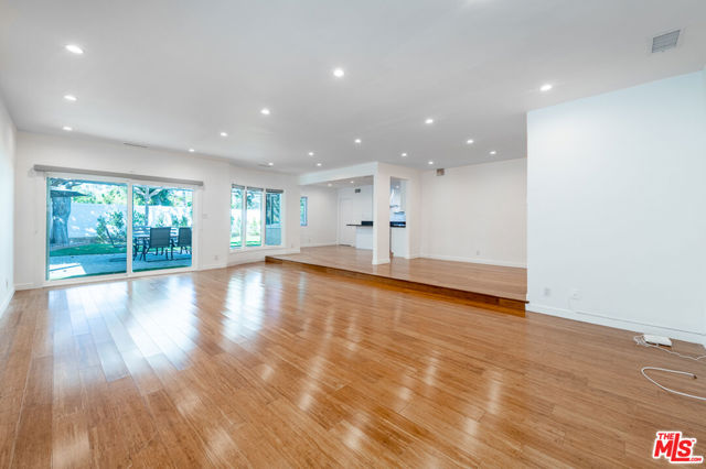 Living Room/Dining Room