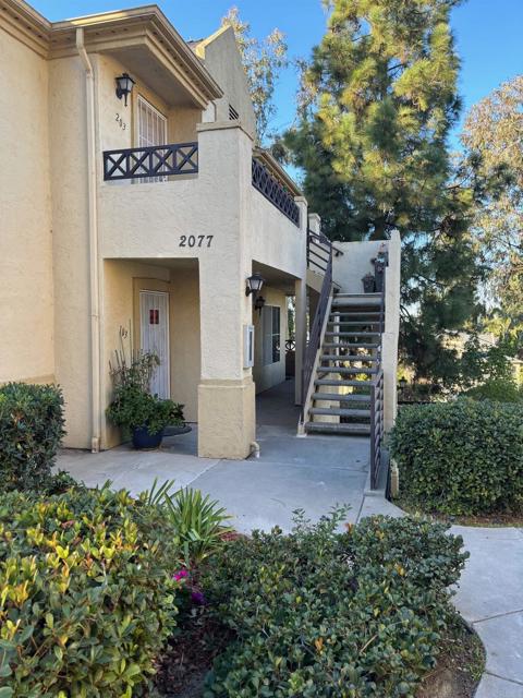 Detail Gallery Image 1 of 10 For 2077 Lakeridge Cir #204 D,  Chula Vista,  CA 91913 - 3 Beds | 2 Baths