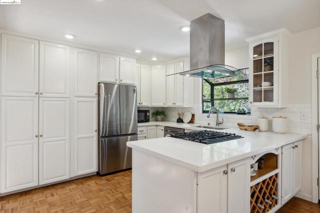 Image 11 of 39 For 73 Homeglen Ln