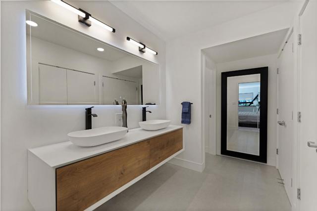 333 Santana Row, San Jose CA: https://media.crmls.org/mediaz/77be9d39-fe37-43a1-8361-a7c5a1f5d0d9.jpg