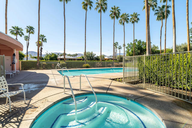 47212 Marrakesh Drive, Palm Desert CA: https://media.crmls.org/mediaz/77bf1bbc-729c-40e3-911a-6bec9178c431.jpg