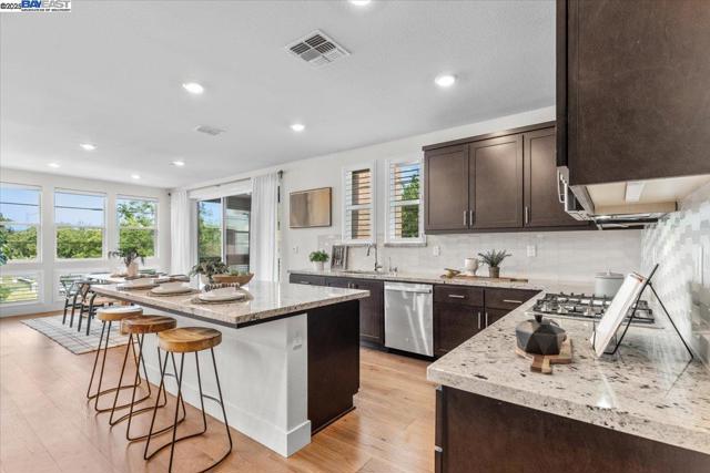 5700 Greige Cir, Dublin CA: https://media.crmls.org/mediaz/77bfe87e-b416-4bef-91b1-c20a2bd714c7.jpg