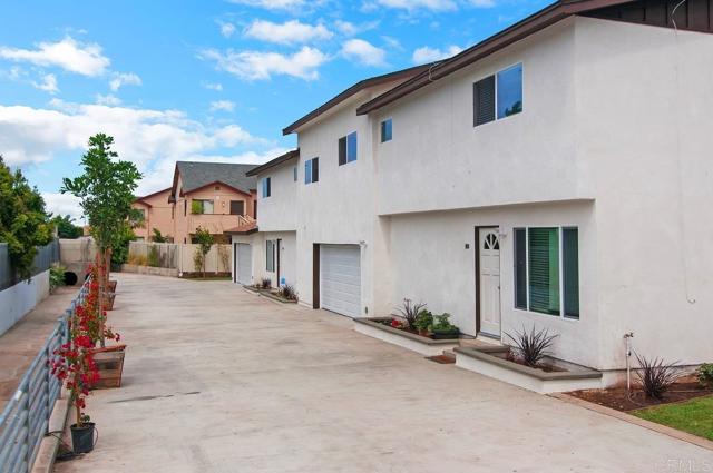 1070 Fifth Avenue, Chula Vista CA: https://media.crmls.org/mediaz/77bff7c2-0e1e-4003-81d0-2e90f9255e29.jpg