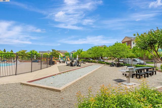 1380 Brookline Loop, Pleasanton CA: https://media.crmls.org/mediaz/77c08812-7ec1-4a0b-bdfc-cdda1a8e910c.jpg