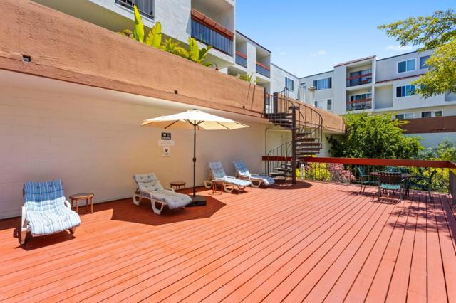 288 Whitmore Street, Oakland CA: https://media.crmls.org/mediaz/77c098d5-2af5-477f-8459-a707ef8d2eda.jpg