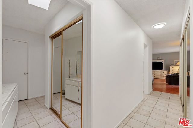 5376 Fairview Boulevard, Los Angeles CA: https://media.crmls.org/mediaz/77c34721-8d0c-49c6-813f-32ef7ca98661.jpg