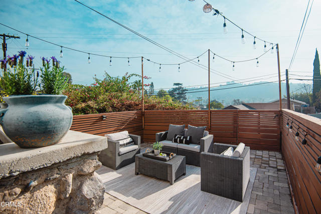 401 Del Norte Street, Los Angeles CA: https://media.crmls.org/mediaz/77c3bcb2-2e8e-4210-ae18-1e43ef1ae0e5.jpg