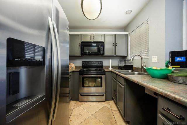 3574 Sunset Ln, San Diego CA: https://media.crmls.org/mediaz/77c3bed1-e8ef-43bc-9880-bdf489762963.jpg