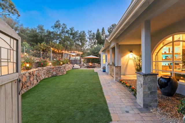 9420 Crest Drive, Spring Valley CA: https://media.crmls.org/mediaz/77c40d4b-5886-42d3-82e9-511718f328ee.jpg