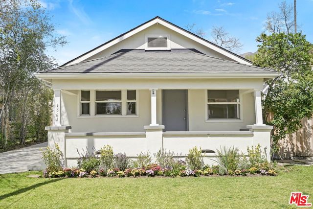 1563 E Elizabeth Street, Pasadena CA: https://media.crmls.org/mediaz/77c4104a-2249-4384-aa2b-b589cfedc59b.jpg