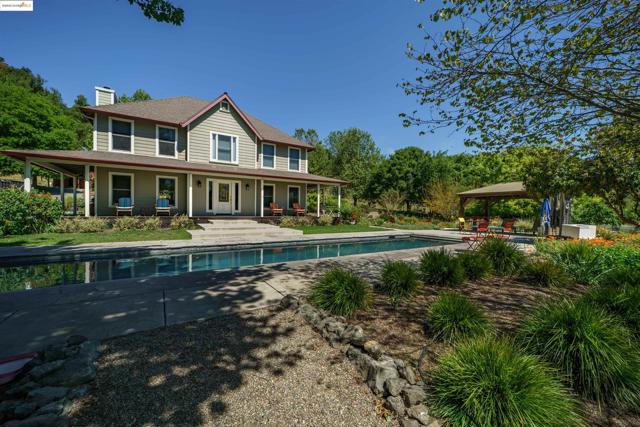 300 Rancho de Maria, Martinez CA: https://media.crmls.org/mediaz/77c572c9-8a7e-4dcc-945a-78b006a044e3.jpg