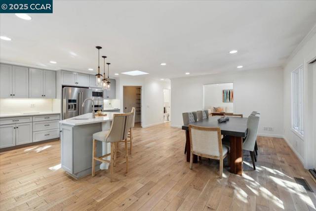 42 Freitas Dr, Moraga CA: https://media.crmls.org/mediaz/77c5b5af-d1f0-4e57-978b-2fe97c659bac.jpg