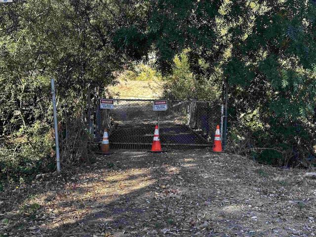 0 Crow Canyon Road, Castro Valley CA: https://media.crmls.org/mediaz/77c5fa21-1952-460a-aea7-a35e0463e904.jpg