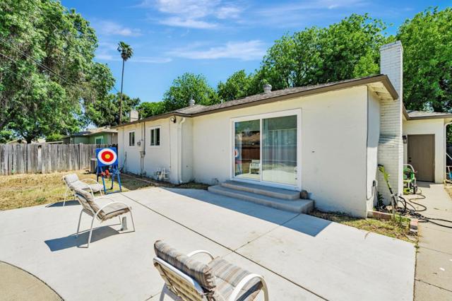 2105 Geneva Drive, Modesto CA: https://media.crmls.org/mediaz/77c6e561-b51e-4130-9f17-6f611781911f.jpg