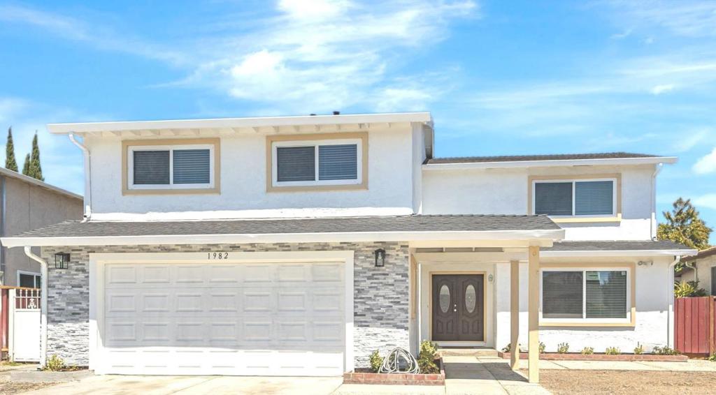 1982 Ensign Way
