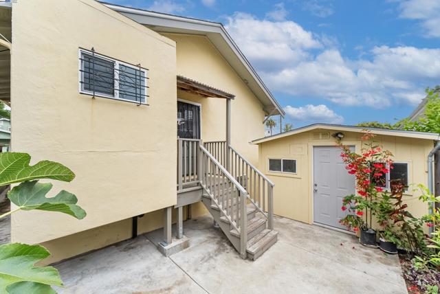 931 E 23Rd St, Oakland CA: https://media.crmls.org/mediaz/77c76cfb-c3de-4487-a80e-b88f283195ee.jpg