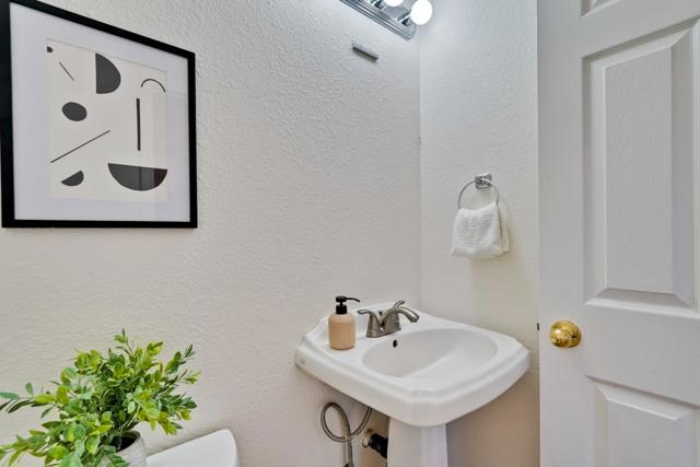 827 Creekside Place, Santa Clara CA: https://media.crmls.org/mediaz/77c86eb0-b3de-4796-82a3-d47983eff6de.jpg