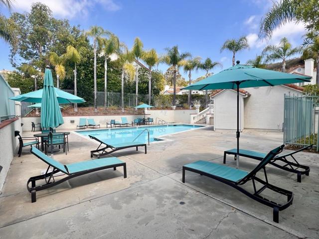 9995 Scripps Westview Way, San Diego CA: https://media.crmls.org/mediaz/77c8ed0c-78e0-4b71-88bd-3d2cf13dec66.jpg