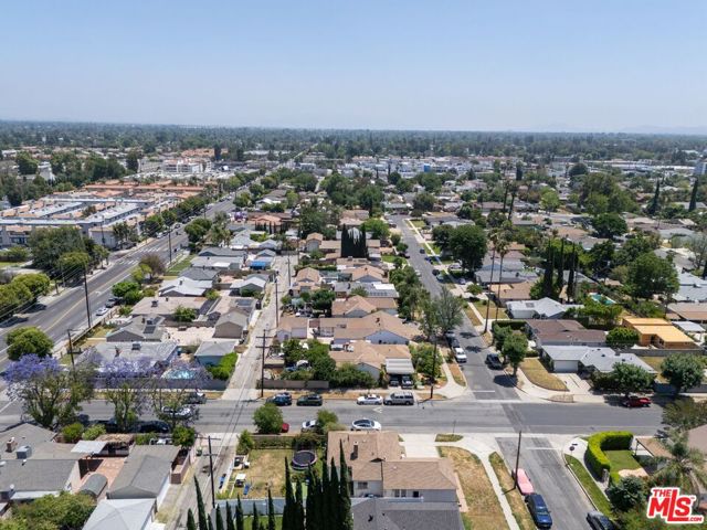 18741 Covello Street, Reseda CA: https://media.crmls.org/mediaz/77c995f0-204c-4c76-afd1-03022b0bfa5c.jpg