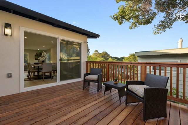 1560 Alturas Drive, Burlingame CA: https://media.crmls.org/mediaz/77ca6541-a311-4190-a724-0485d693c2a3.jpg