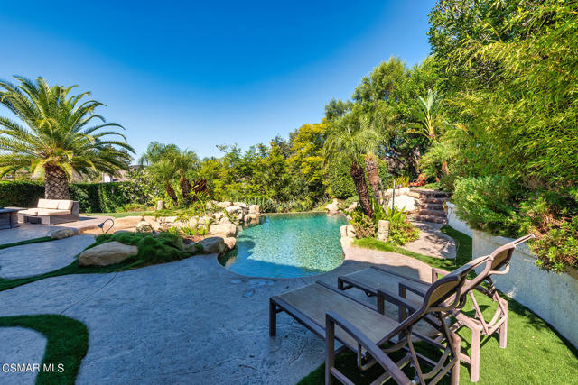 213 Heath Meadow Court, Simi Valley CA: https://media.crmls.org/mediaz/77cbbf62-13be-436b-a6cb-915b22461bf2.jpg