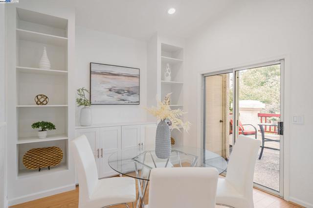 5786 Belleza Dr, Pleasanton CA: https://media.crmls.org/mediaz/77cca084-f125-49ff-8ca2-9005f6a7e07c.jpg