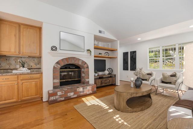 Detail Gallery Image 11 of 38 For 1911 La Subida Way, San Marcos,  CA 92078 - 3 Beds | 2 Baths