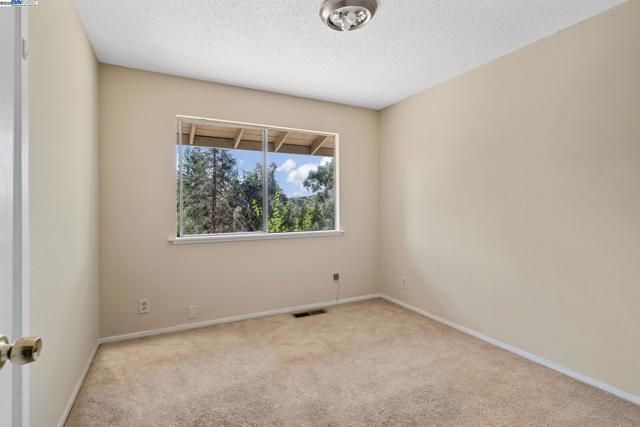 2592 Caballo Ranchero Dr, Diablo CA: https://media.crmls.org/mediaz/77cd3bd0-a98f-4d39-841e-4465414728f1.jpg