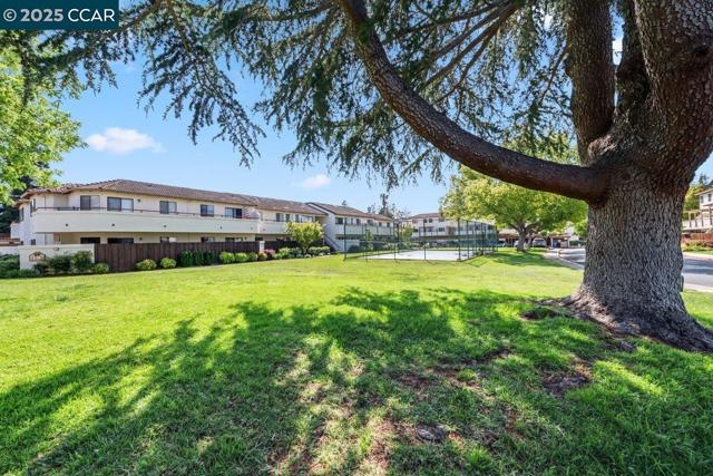 5050 Valley Crest Dr, Concord CA: https://media.crmls.org/mediaz/77cd57a0-c58e-415a-a6dd-a7a2322db4cc.jpg