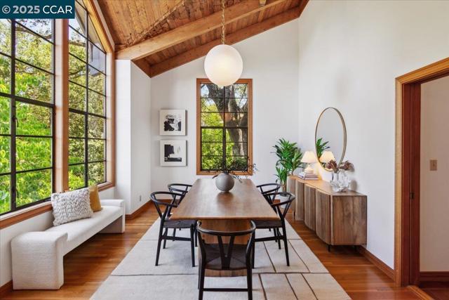 357 El Toyonal, Orinda CA: https://media.crmls.org/mediaz/77cd63e5-5272-43c0-8a47-df993c7a4f29.jpg