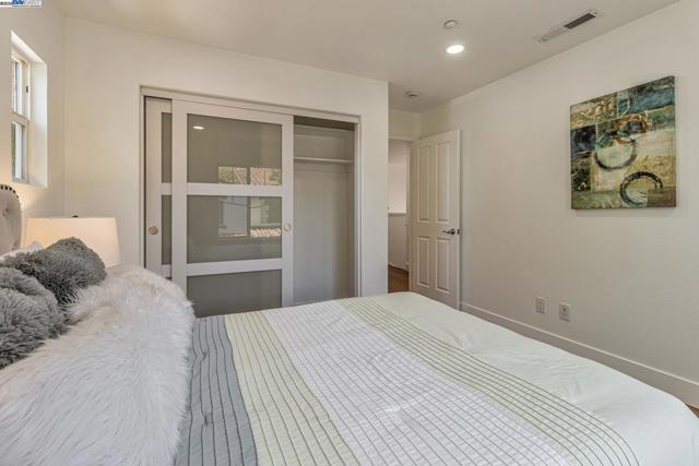 4182 Lautrec Dr, San Jose CA: https://media.crmls.org/mediaz/77ce1e0d-69da-436e-be96-29af4de1427f.jpg