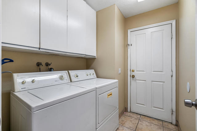340 Augusta Drive, Palm Desert CA: https://media.crmls.org/mediaz/77ce2453-6d5f-403a-8e2a-caa6817ae67c.jpg