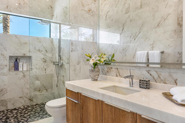 1 Bravo Court, Rancho Mirage CA: https://media.crmls.org/mediaz/77cec262-db33-46a6-a19f-fe0e060539f8.jpg