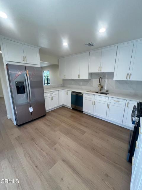 Detail Gallery Image 13 of 34 For 889 Shadow Lake Dr, Thousand Oaks,  CA 91360 - 3 Beds | 2/1 Baths