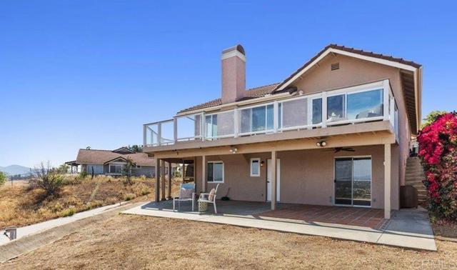 1435 Archwood Place, Escondido CA: https://media.crmls.org/mediaz/77cf1110-cd1a-45bd-be18-2d5a87058d47.jpg