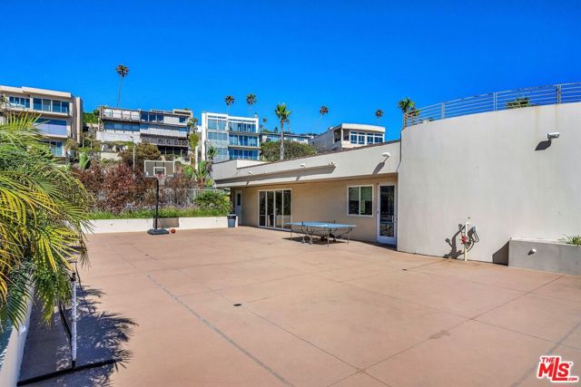 7301 Vista Del Mar, Playa del Rey CA: https://media.crmls.org/mediaz/77cf8a4a-ca7b-4fd1-b4c5-bb27566578d7.jpg
